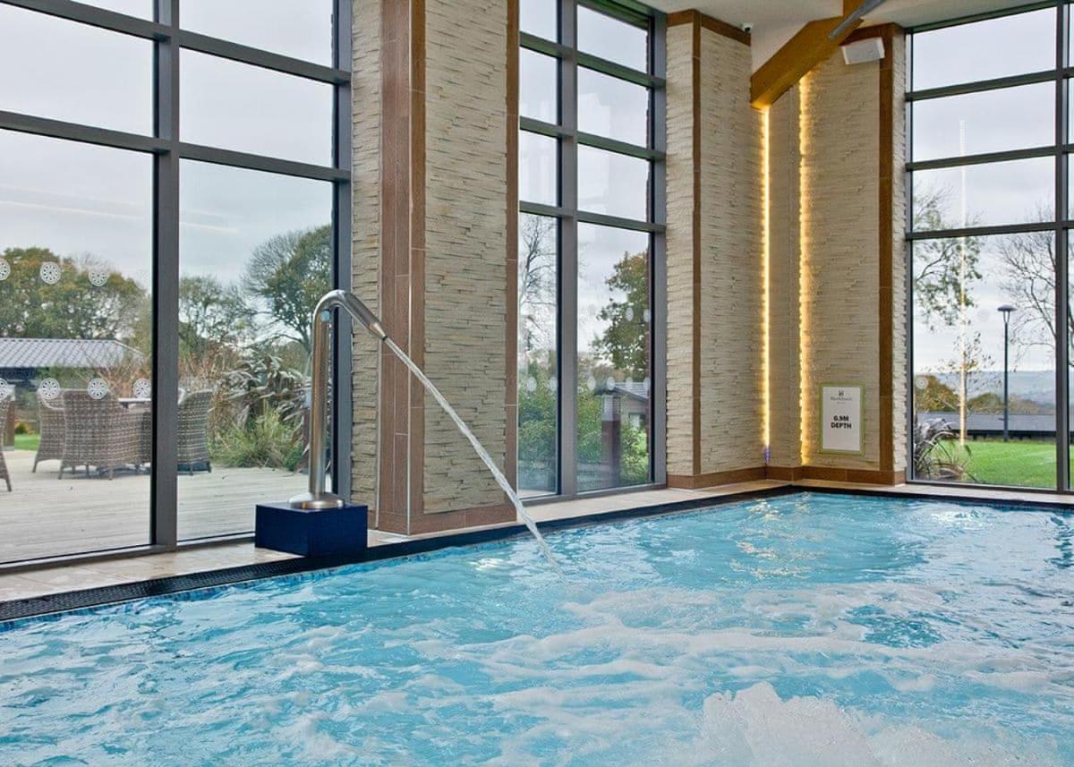 Hawkchurch Resort And Spa ภายนอก รูปภาพ